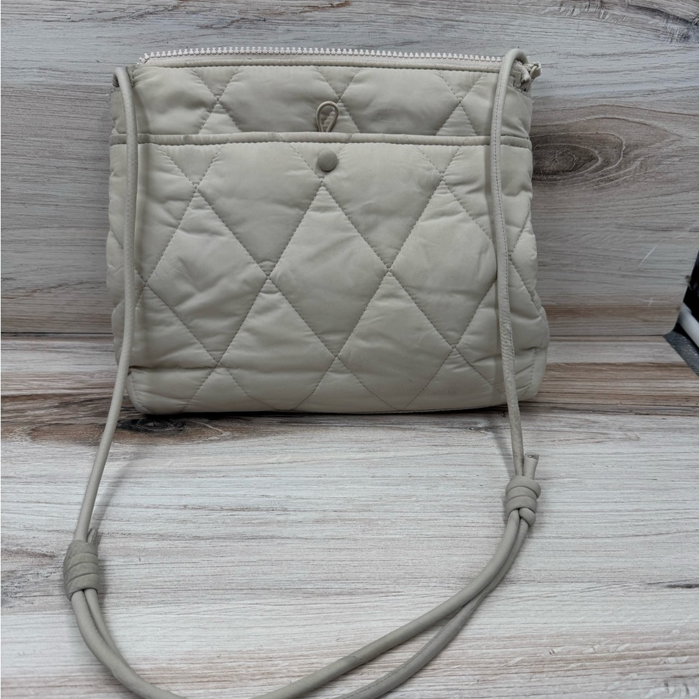 Chic Quilted Beige Crossbody Bag